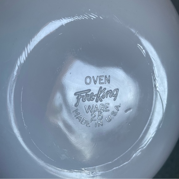 Fire-King Tulips Vintage Saucers - Picture 7 of 9